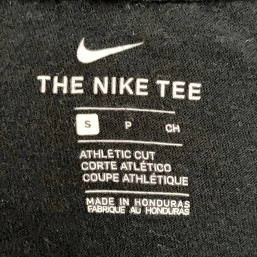 NIKE | Women’s Black & White NIKE SWOOSH Logo Athletic Cut Shirt Size Small